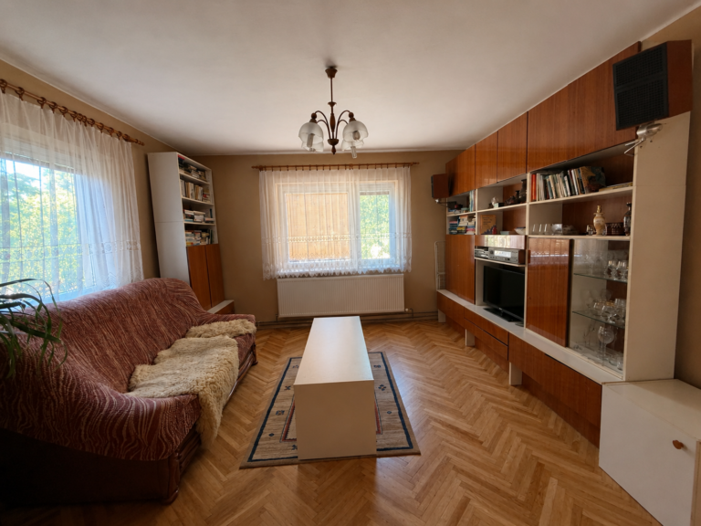 🏡 Rodinný dom s veľkým potenciálom v Trnovci nad Váhom